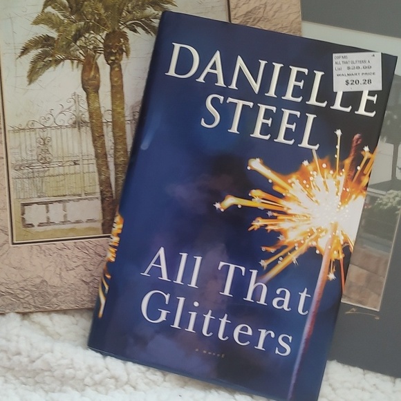 Other - Danielle Steel "All That Glitters" Hardcover Novel 📚,2020